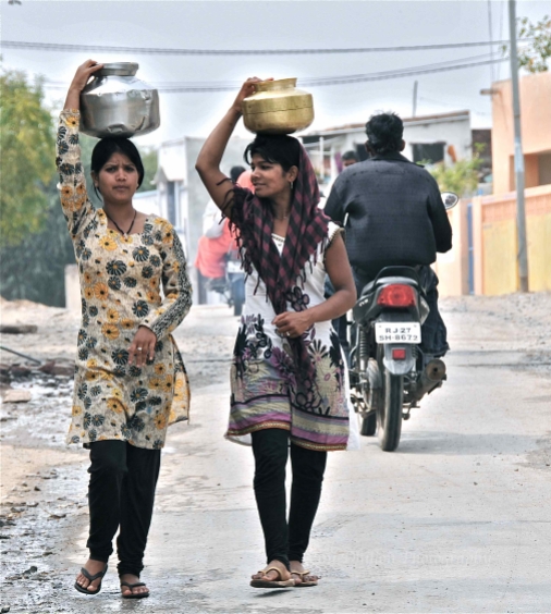 Water gossip, Udaipur